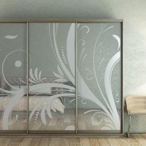 ШК-ХМ-260 тридверна шафа-купе з художнім матуванням на дзеркалі від Гарант НВ