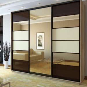 ШК-ЛБ-Д-2700 тридверна шафа з фасадами лакобель від фабрики Гарант