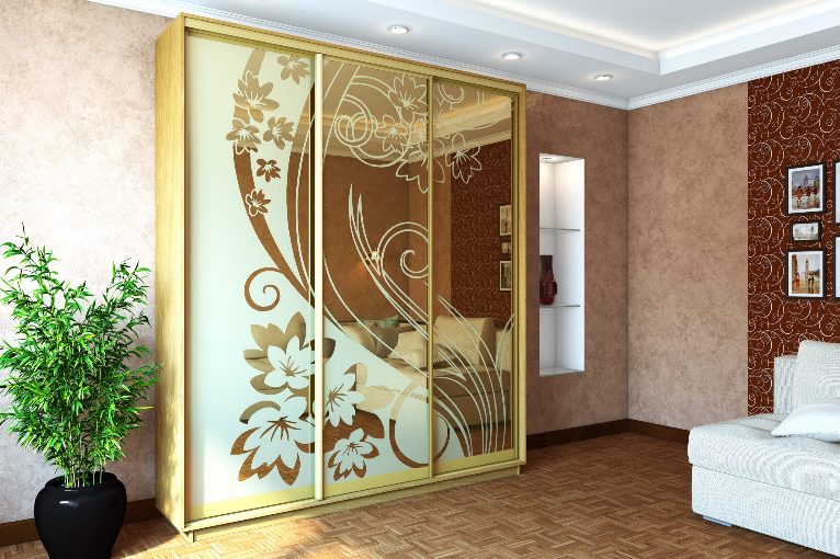 ШК-ХМБ-210 тридверна шафа-купе з художнім матуванням на бронзовому дзеркалі від Гарант