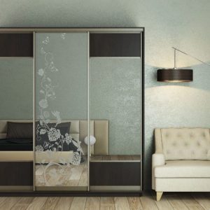 ШК-ДК-210 тридверна шафа-купе з дзеркалом та ДСП фасадами від Гарант НВ