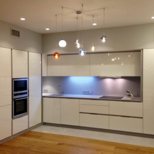 Кухня без ручок від фабрики Азгард