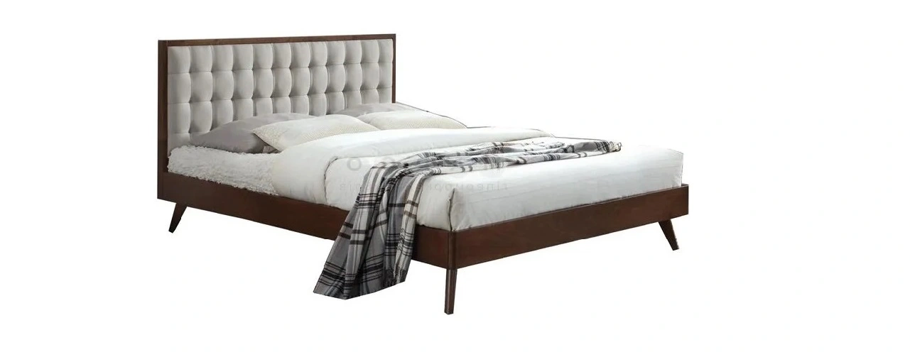 Соломо ліжко — інтерʼєрне фото